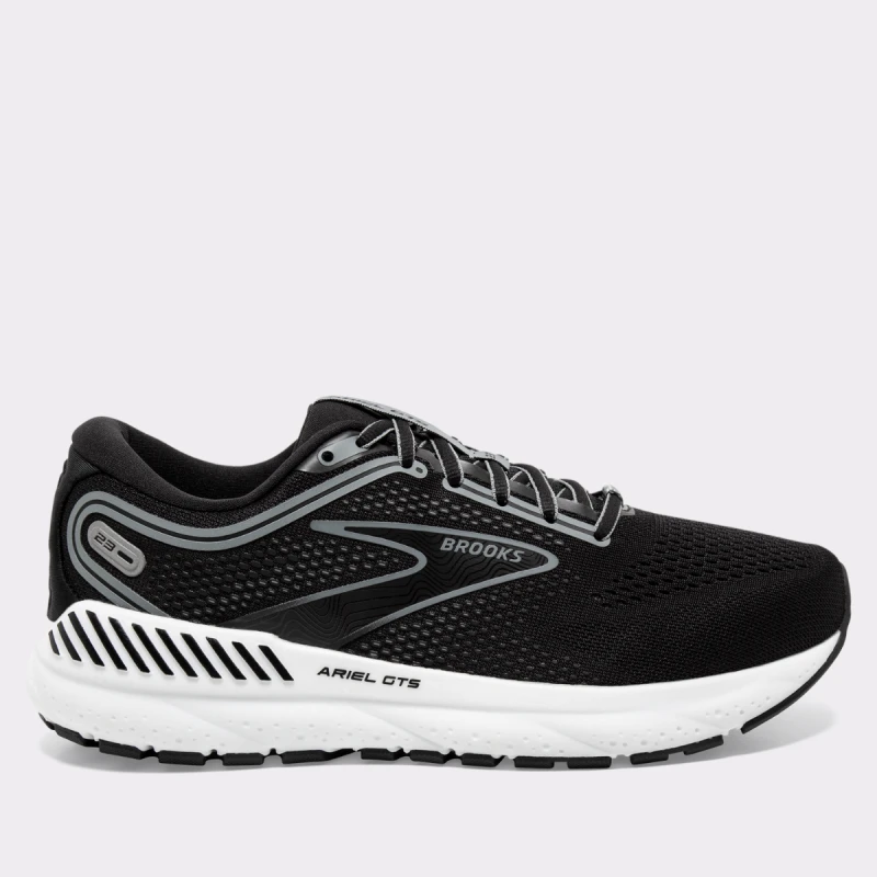 Who carries brooks tennis shoes top